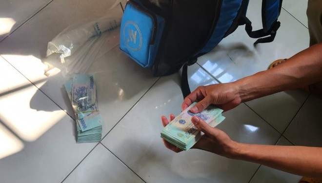 2 thanh ni&ecirc;n cướp tiền tại cửa h&agrave;ng Viettel ở B&igrave;nh Dương khai g&igrave;? - Ảnh 1.