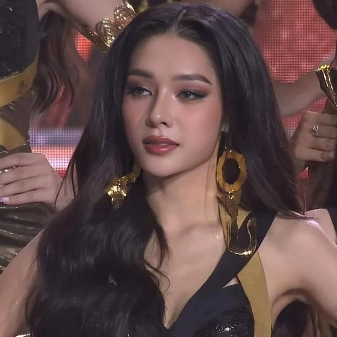 Mỹ nhân đang gây sốt tại The New Mentor: Từng chiếm sóng cả Hoa hậu Thiên Ân sau chung kết Miss Grand Vietnam - Ảnh 2.