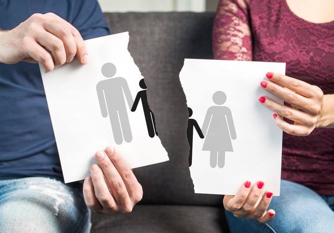 6 điều nên làm để con không bị tổn thương sau khi cha mẹ ly hôn - Ảnh 2.