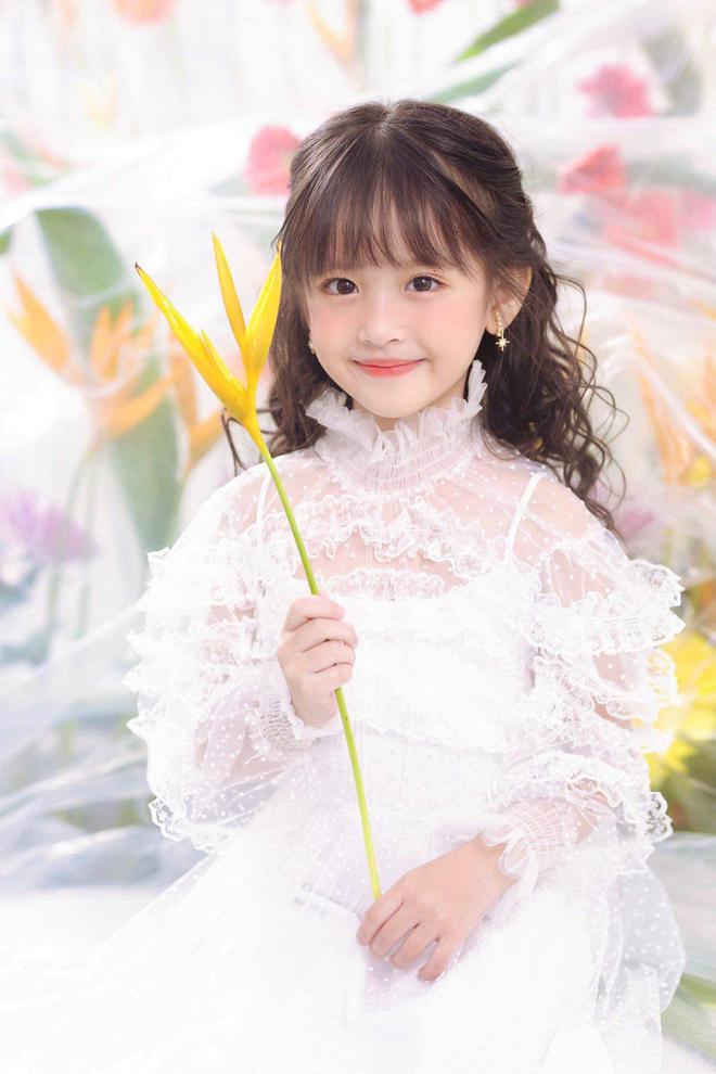 Bất ngờ với nhan sắc đời thường của sao nh&iacute; Vbiz - Ảnh 4.
