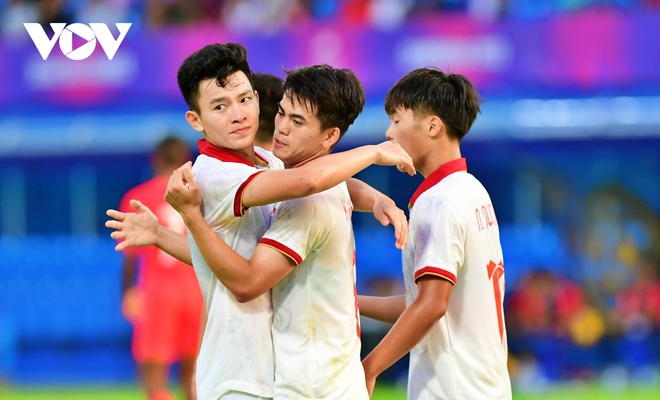 Dàn sao U22 Việt Nam bị “đốn củi” ở trận thắng U22 Singapore - Ảnh 13.
