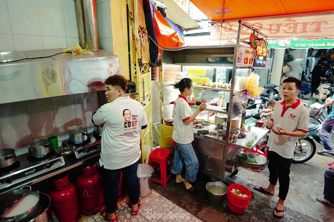 Những quán ăn nức tiếng hơn nửa thế kỷ ở Sài Gòn - Ảnh 4.