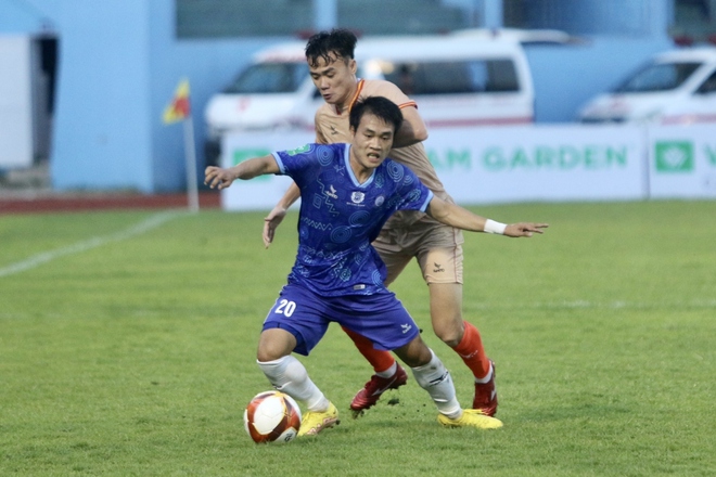 CLB C&ocirc;ng an H&agrave; Nội - Kh&aacute;nh Ho&agrave;: Thổi lửa v&agrave;o ng&ocirc;i đầu bảng - Ảnh 1.