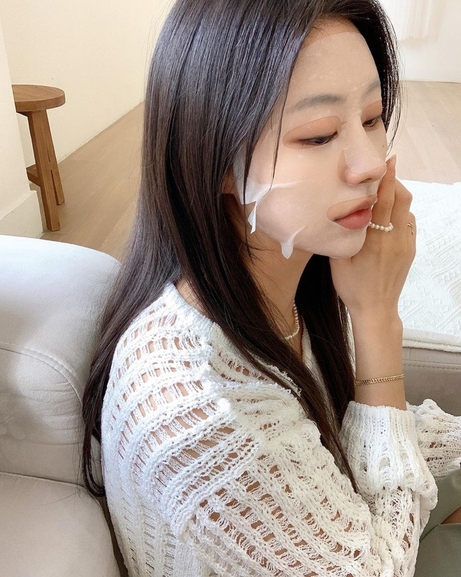 Đỉnh cao tiết kiệm l&agrave; khi bạn biết c&aacute;ch tận dụng đến giọt cuối c&ugrave;ng những m&oacute;n mỹ phẩm kh&ocirc;ng hợp da - Ảnh 3.