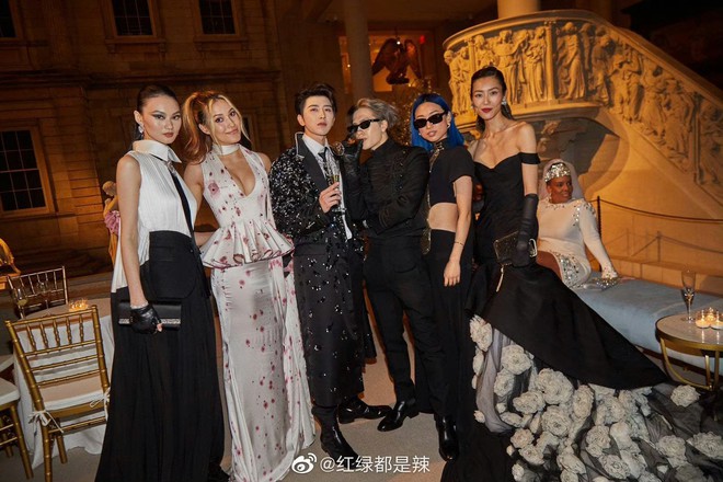 Biệt đội Hoa ngữ tại Met Gala 2023: Áp đảo team Hàn Quốc về số lượng nhưng dấu ấn nhạt nhòa, so với các tiền bối năm 2015 cũng thua đậm - Ảnh 1.