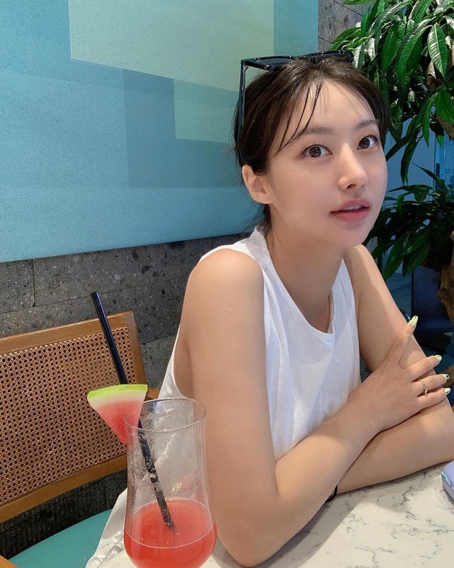 Đỉnh cao tiết kiệm l&agrave; khi bạn biết c&aacute;ch tận dụng đến giọt cuối c&ugrave;ng những m&oacute;n mỹ phẩm kh&ocirc;ng hợp da - Ảnh 2.