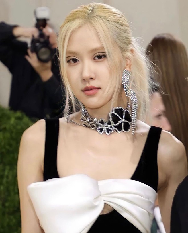 Phản ứng đắt gi&aacute; của Ros&eacute; (BLACKPINK) khi được hỏi C&oacute; th&iacute;ch phở Việt kh&ocirc;ng? - Ảnh 8.