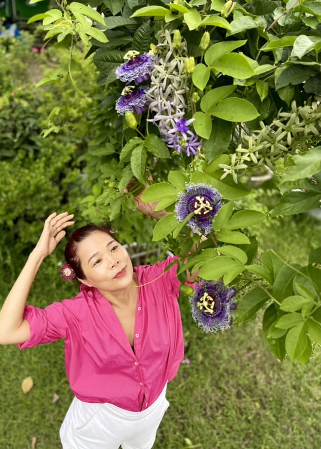 Ca sĩ Mỹ Lệ: Sở hữu biệt thự, nh&agrave; vườn rộng h&agrave;ng ngh&igrave;n m2, trồng to&agrave;n c&acirc;y độc lạ, chuẩn đại gia showbiz - Ảnh 4.