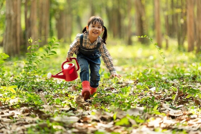 L&agrave;m g&igrave; khi trẻ em ng&agrave;y c&agrave;ng &iacute;t thời gian hoạt động ngo&agrave;i trời? - Ảnh 1.