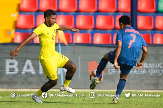 Đánh bại U22 Malaysia, U22 Thái Lan gây sức ép cho U22 Việt Nam - Ảnh 1.