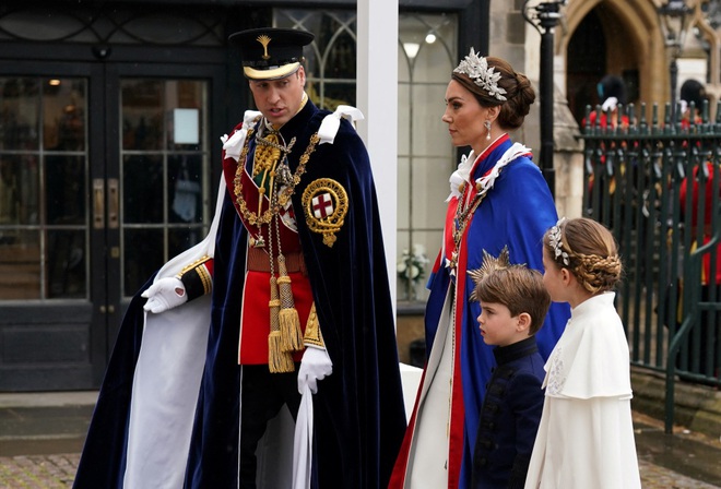 Nhà Công nương Kate khiến truyền thông “bùng nổ” tại lễ đăng quang - Ảnh 1.