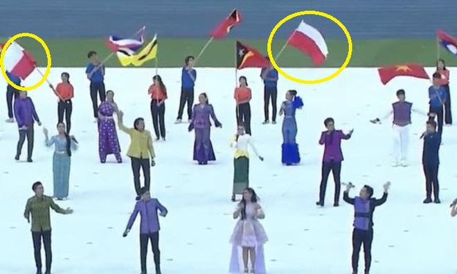 Chủ nh&agrave; Campuchia ch&iacute;nh thức xin lỗi Việt Nam, Indonesia v&agrave; Myanmar v&igrave; sự cố cầm ngược Quốc k&igrave; ở khai mạc SEA Games 32 - Ảnh 1.