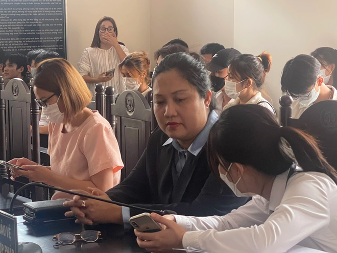 Ho&atilde;n phi&ecirc;n t&ograve;a x&eacute;t xử vụ &aacute;n li&ecirc;n quan đến Hoa hậu Th&ugrave;y Ti&ecirc;n - Ảnh 2.