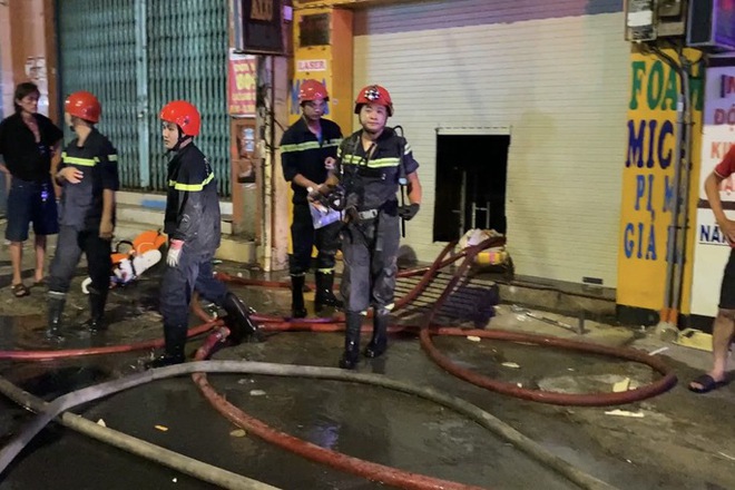 TPHCM: Ch&aacute;y cửa h&agrave;ng b&aacute;n vật tư quảng c&aacute;o tại quận T&acirc;n B&igrave;nh - Ảnh 1.