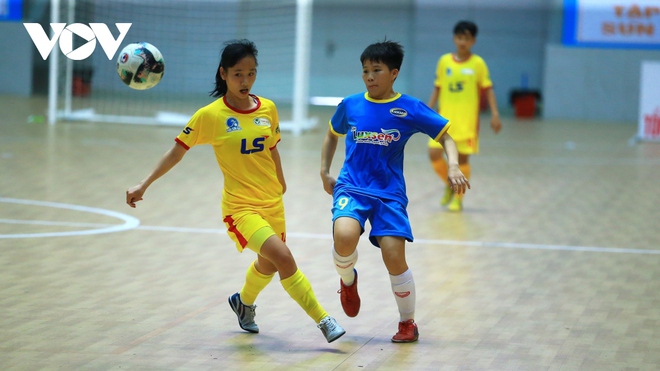 Hot girl ĐT nữ Việt Nam tỏa sáng ngày khai mạc giải Futsal nữ VĐQG 2023 - Ảnh 13.