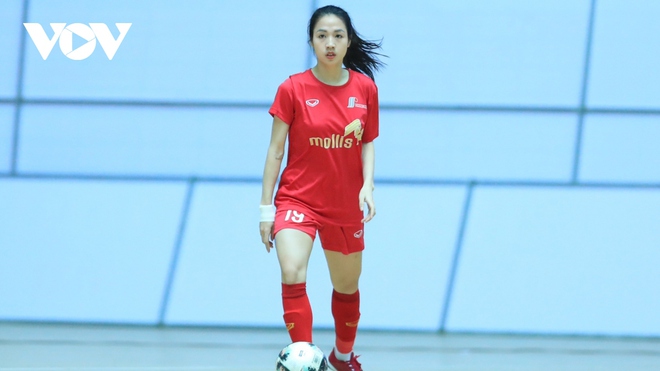 Hot girl ĐT nữ Việt Nam tỏa sáng ngày khai mạc giải Futsal nữ VĐQG 2023 - Ảnh 12.