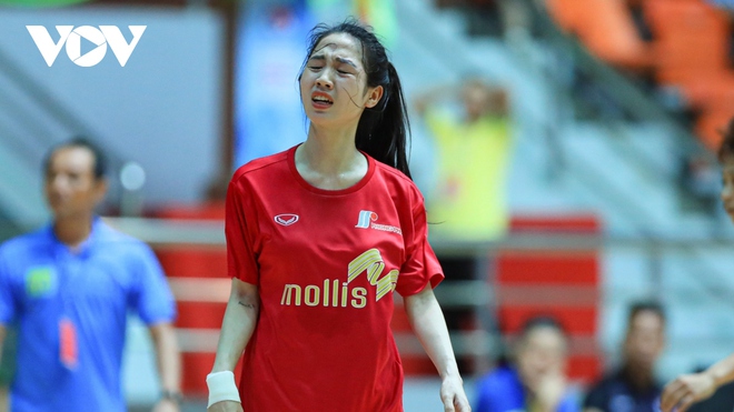 Hot girl ĐT nữ Việt Nam tỏa sáng ngày khai mạc giải Futsal nữ VĐQG 2023 - Ảnh 11.
