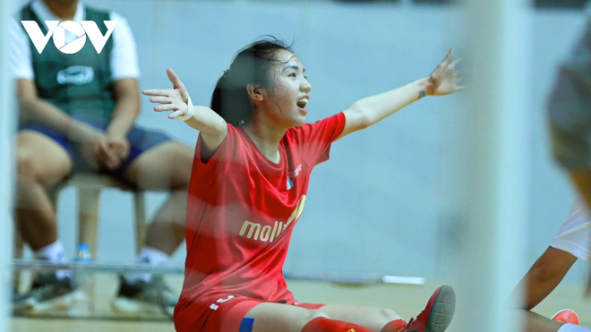 Hot girl ĐT nữ Việt Nam tỏa sáng ngày khai mạc giải Futsal nữ VĐQG 2023 - Ảnh 10.