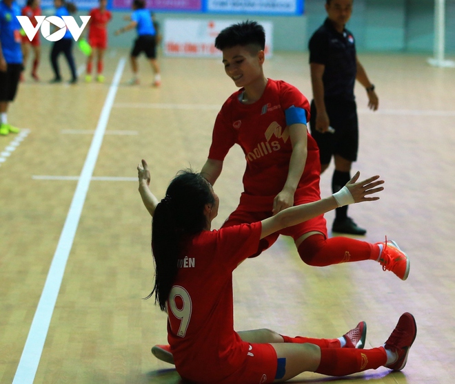 Hot girl ĐT nữ Việt Nam tỏa sáng ngày khai mạc giải Futsal nữ VĐQG 2023 - Ảnh 9.