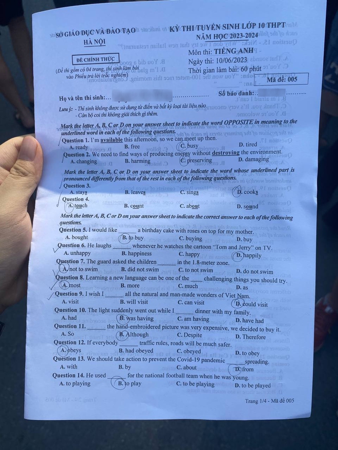 Đề tiếng Anh thi vào lớp 10 ở Hà Nội ra sao mà nhiều thí sinh tự tin đạt điểm 10? - Ảnh 1.