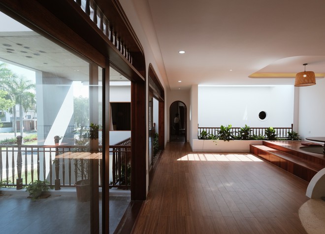 Biệt thự 2 tầng mang đậm phong c&aacute;ch &Aacute; Đ&ocirc;ng - Ảnh 3.