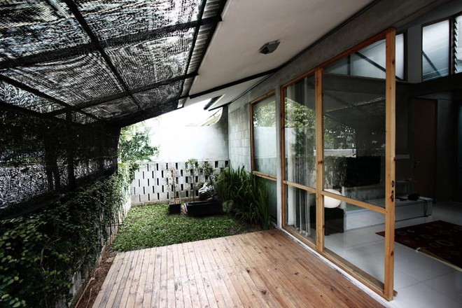 Nh&agrave; cấp 4 với n&eacute;t đẹp từ c&acirc;y cỏ phủ xanh b&ecirc; t&ocirc;ng, chi ph&iacute; 353 triệu - Ảnh 1.