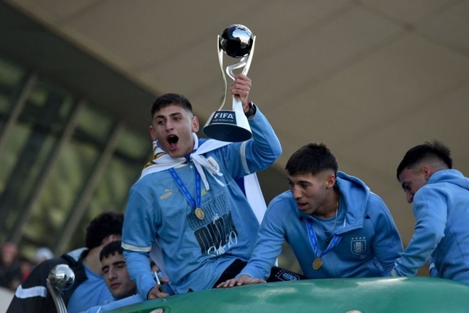 Biển người tại Uruguay chào đón nhà vô địch U20 World Cup 2023 - Ảnh 1.