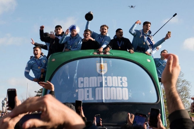 Biển người tại Uruguay chào đón nhà vô địch U20 World Cup 2023 - Ảnh 2.
