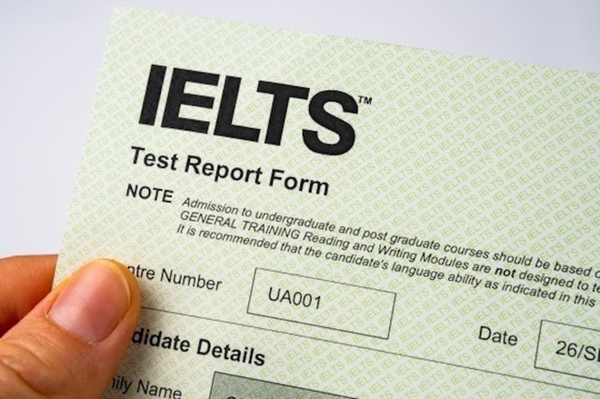 Học sinh bức xúc IELTS 8.0 vẫn không được miễn thi ngoại ngữ tốt nghiệp THPT - Ảnh 1.