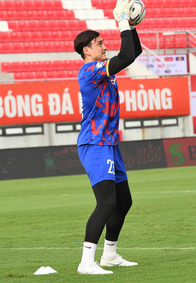 HLV yêu cầu các thủ môn ĐT Việt Nam học theo Văn Lâm - Ảnh 3.