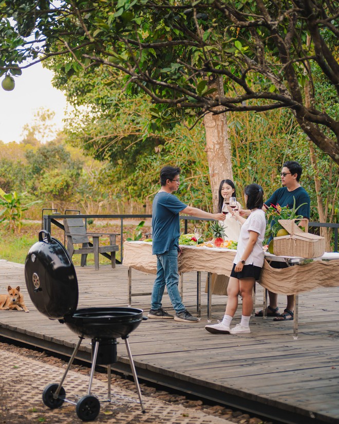 Hè này các gia đình tìm đến các khu dã ngoại cắm trại với mức chi phí thấp đang là xu hướng