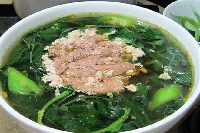 4 người trong gia đ&igrave;nh cấp cứu giữa đ&ecirc;m sau khi ăn canh cua - Ảnh 2.