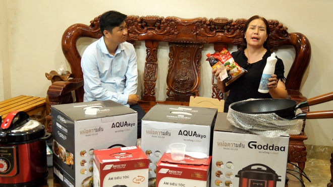 Chi&ecirc;u tr&ograve; tặng qu&agrave; miễn ph&iacute; giăng bẫy người gi&agrave; - Ảnh 1.