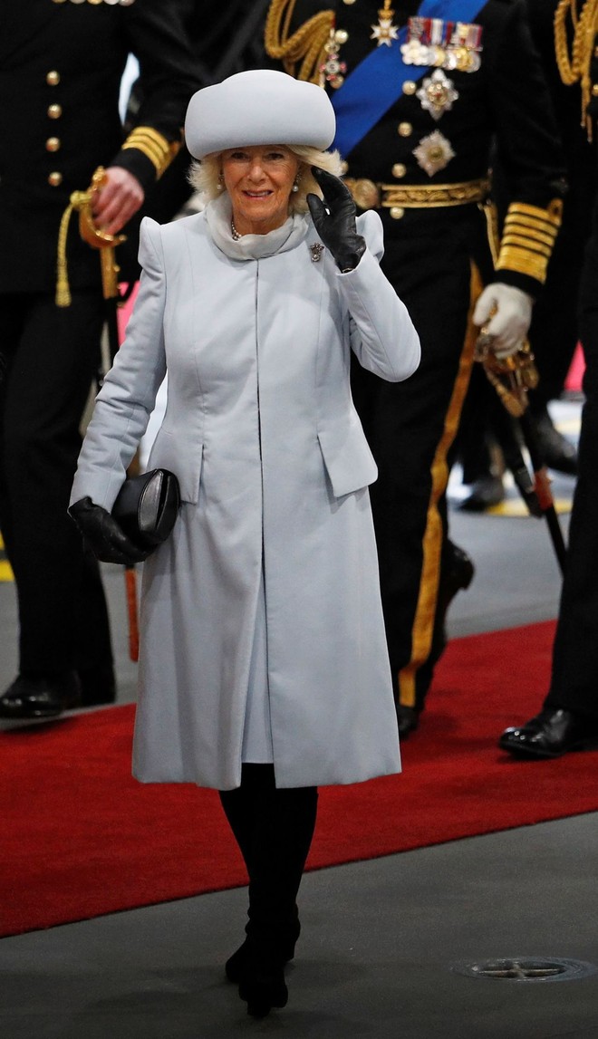 Ngoại hình Hoàng hậu Camilla trong hơn 4 thập kỷ qua - Ảnh 21.