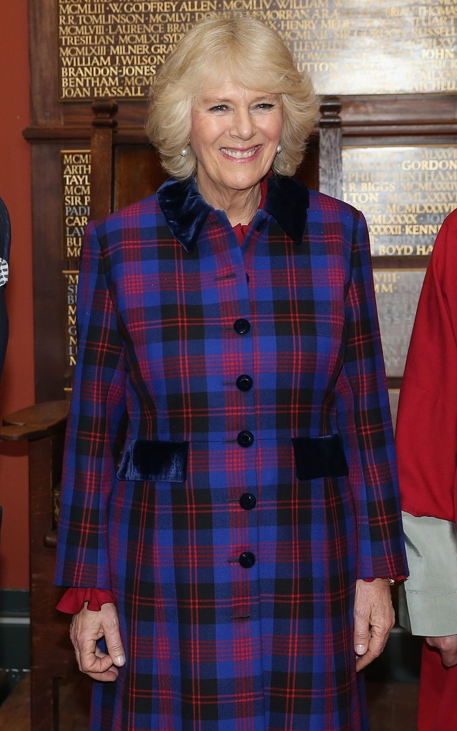 Ngoại hình Hoàng hậu Camilla trong hơn 4 thập kỷ qua - Ảnh 19.