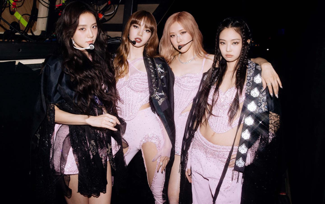 Concert BLACKPINK dần nhàm chán: Khán giả ngủ gật, chơi game, bỏ về giữa chừng? - Ảnh 11.