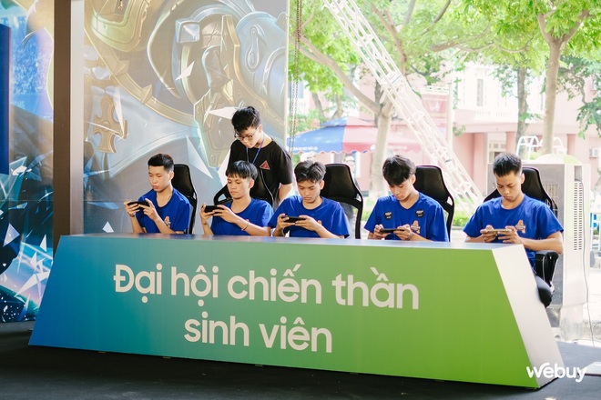 Theo chân các bạn sinh viên trải nghiệm sự kiện Awesome Academy mùa hai - Ảnh 4.