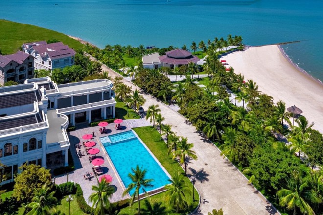 Gi&aacute; tour, v&eacute; m&aacute;y bay giảm nhiệt, kh&aacute;ch vẫn thờ ơ: Du lịch buồn giữa m&ugrave;a cao điểm - Ảnh 1.