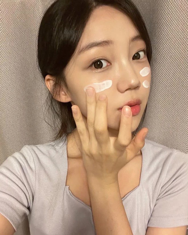 3 lưu &yacute; chọn kem chống nắng hiệu quả cho n&agrave;ng c&ocirc;ng sở - Ảnh 1.