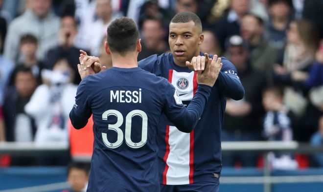 Messi khuy&ecirc;n Mbappe rời PSG - Ảnh 1.