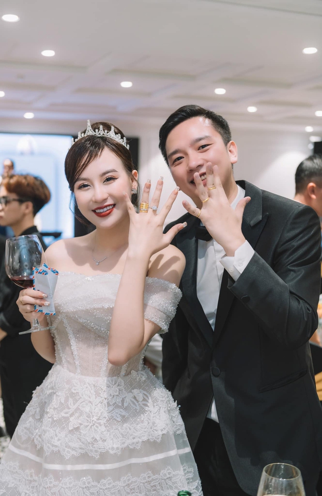 Sắp kết h&ocirc;n th&igrave; ph&aacute;t hiện vợ mắc bệnh lạ, chồng c&oacute; ứng xử đ&aacute;ng kh&acirc;m phục - Ảnh 2.