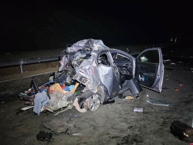 Tai nạn thảm khốc trên cao tốc Nha Trang - Cam Lâm, 4 người thương vong - Ảnh 1.