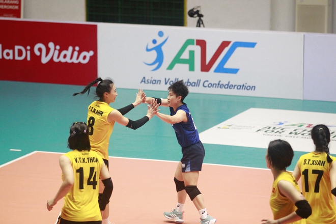 Vô địch giải châu Á, bóng chuyền nữ Việt Nam giành vé dự giải thế giới - Ảnh 1.