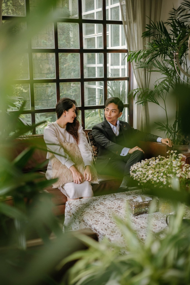 Kh&aacute;nh Thi e ấp b&ecirc;n chồng trẻ, tiết lộ li&ecirc;n tục bị chuột r&uacute;t ở giai đoạn cuối thai kỳ - Ảnh 6.