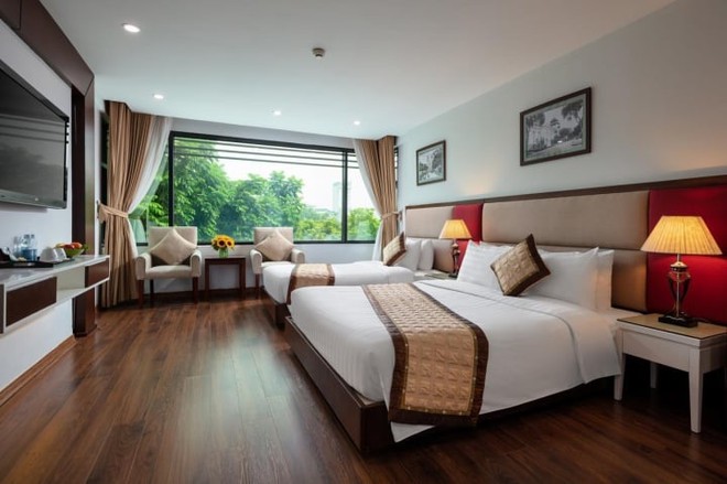 Cạn tiền sau COVID-19, h&agrave;ng loạt kh&aacute;ch sạn phố cổ H&agrave; Nội bị rao b&aacute;n, gi&aacute; hơn 1 tỷ đồng/m2 - Ảnh 1.