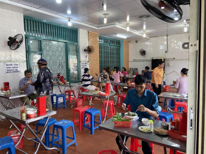 B&iacute; quyết gi&uacute;p hai qu&aacute;n phở của cặp chị em ruột lọt v&agrave;o danh s&aacute;ch Michelin - Ảnh 6.