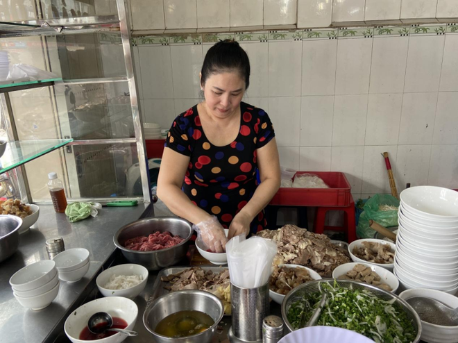 B&iacute; quyết gi&uacute;p hai qu&aacute;n phở của cặp chị em ruột lọt v&agrave;o danh s&aacute;ch Michelin - Ảnh 5.