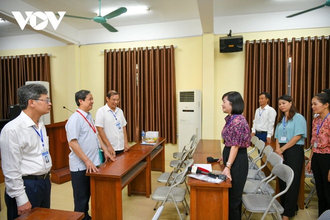 Bộ trưởng Bộ GD-ĐT động viên thí sinh, giáo viên tham dự kỳ thi tốt nghiệp THPT 2023 - Ảnh 3.