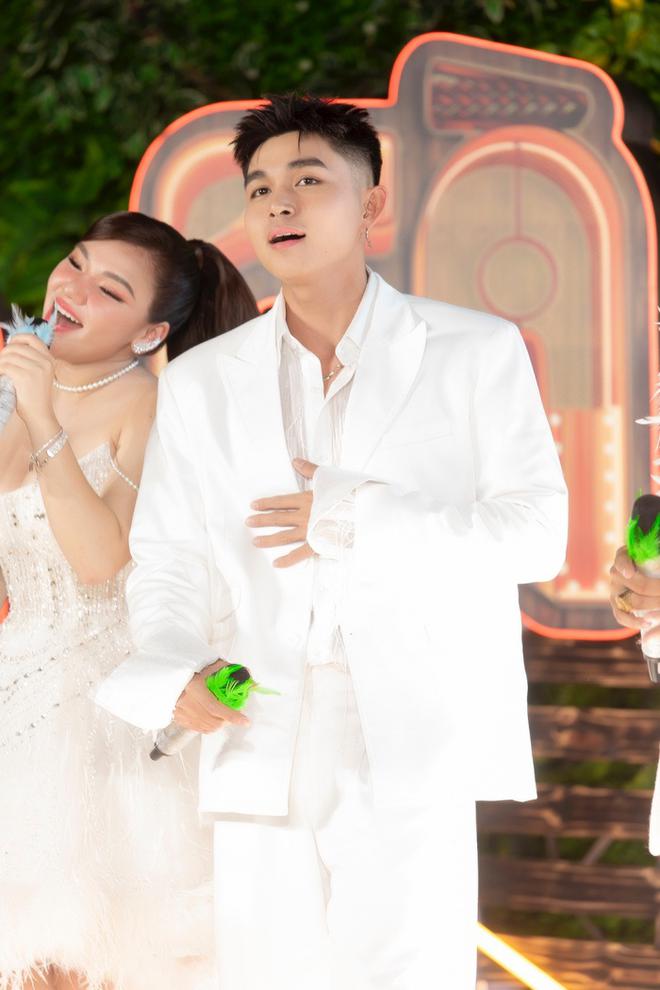 Jun Phạm: B&acirc;y giờ t&ocirc;i mồ c&ocirc;i cả bố lẫn mẹ v&agrave; đang t&igrave;m c&aacute;ch chữa l&agrave;nh tr&aacute;i tim m&igrave;nh - Ảnh 3.