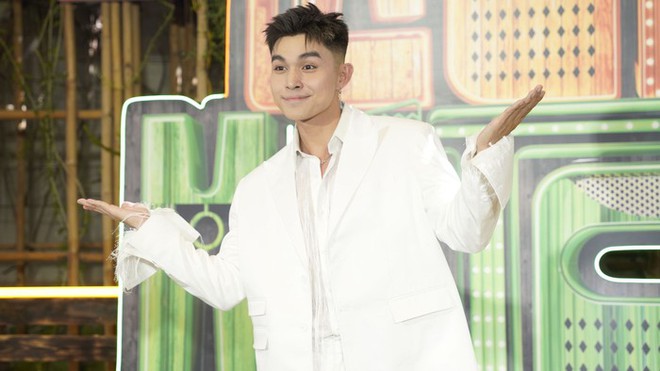 Jun Phạm: B&acirc;y giờ t&ocirc;i mồ c&ocirc;i cả bố lẫn mẹ v&agrave; đang t&igrave;m c&aacute;ch chữa l&agrave;nh tr&aacute;i tim m&igrave;nh - Ảnh 2.